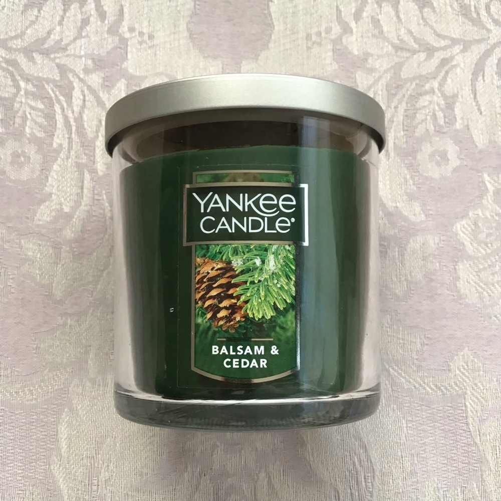 New Yankee Candle Balsam & Cedar Candle